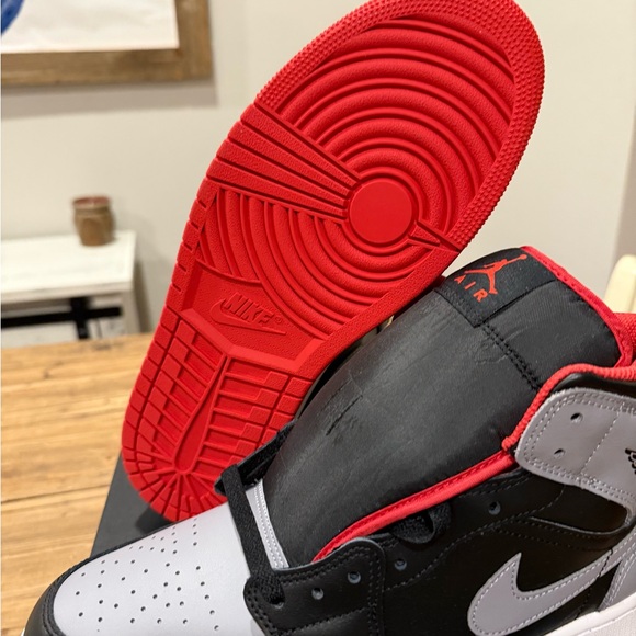 Jordan Men's Black, Gray, and Red Sneakers - Picture 4 of 6